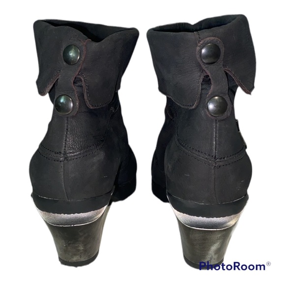 FLY LONDON Leather Moto Zip Chunky Metallic Heeled Booties - Picture 4 of 7